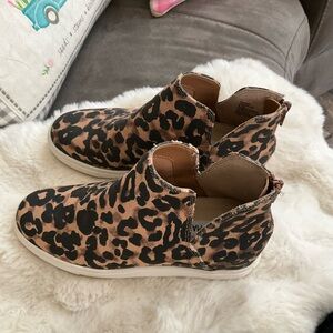 Steve Madden Leopard Print Womens Ankle Boots Sneakers 6.5